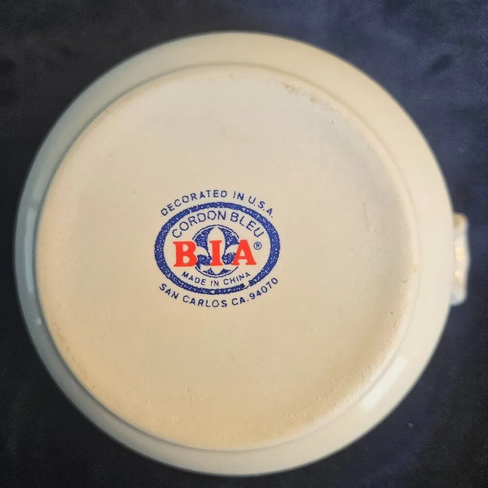CORDON BLEU VINTAGE GRAPE HARVEST PATTERN CASSEROLE DISH